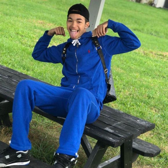 Meet your Posher, Sam - Picture 1 of 1